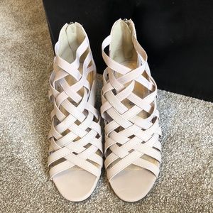 Liz Claiborne 7.5 med nude/cream new heeled sandals